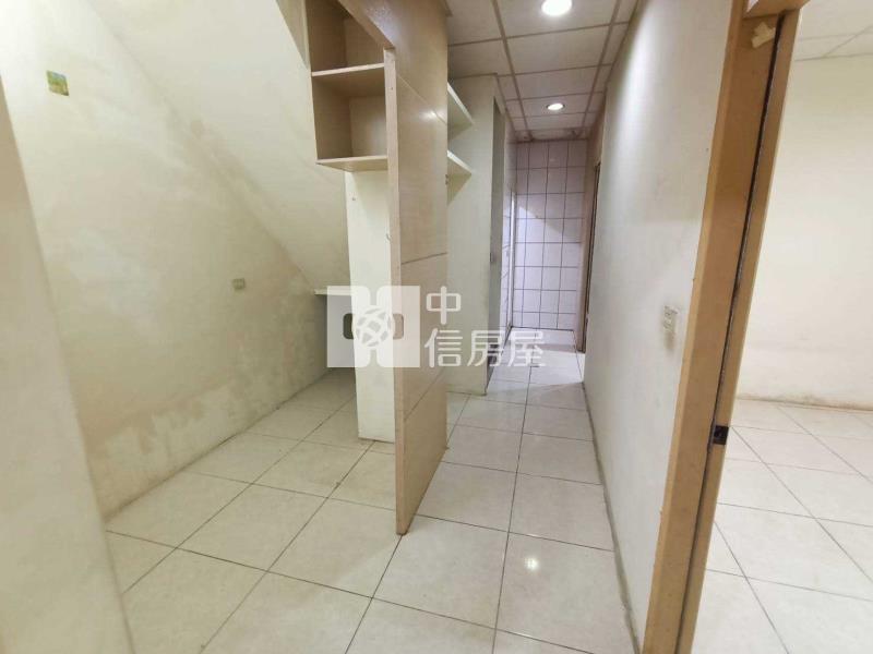 龍岡路 858萬 超便宜透天房屋室內格局與周邊環境