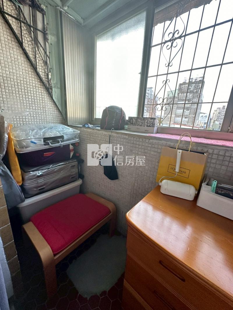 近公益商圈鬧中取靜美寓房屋室內格局與周邊環境