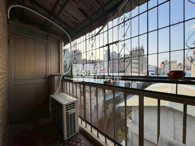 近公益商圈鬧中取靜美寓房屋室內格局與周邊環境