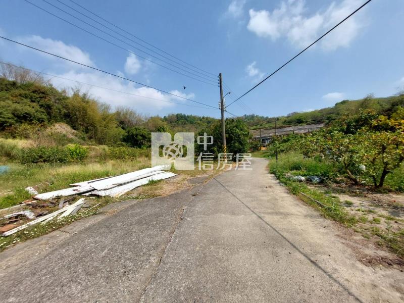 燕巢美農地+未保存登記建物房屋室內格局與周邊環境