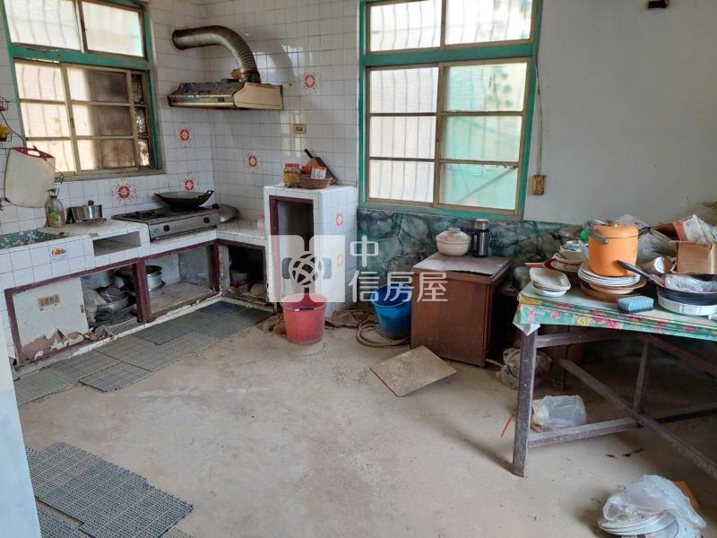 燕巢美農地+未保存登記建物房屋室內格局與周邊環境