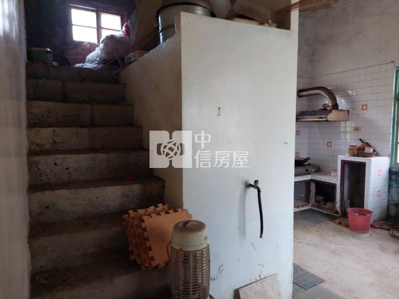 燕巢美農地+未保存登記建物房屋室內格局與周邊環境