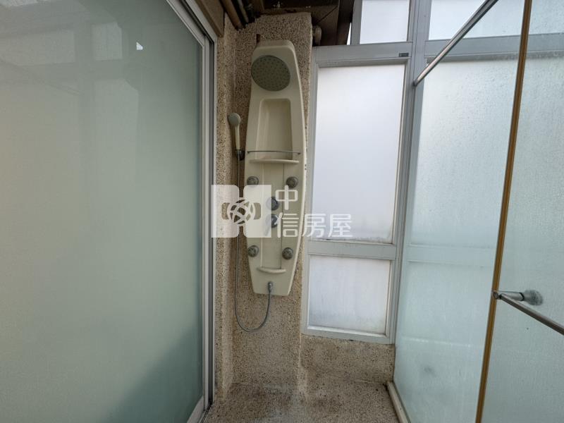 山莊渡假景觀上疊別墅房屋室內格局與周邊環境