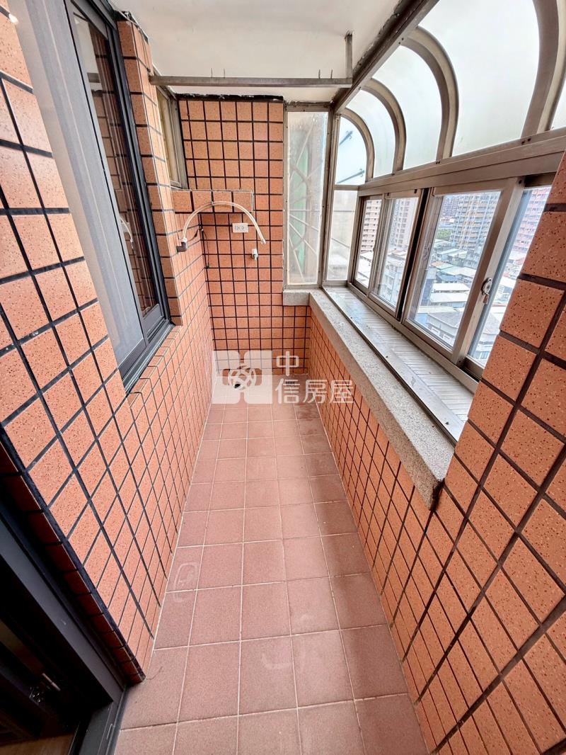 逢甲上安全新3房附車位房屋室內格局與周邊環境