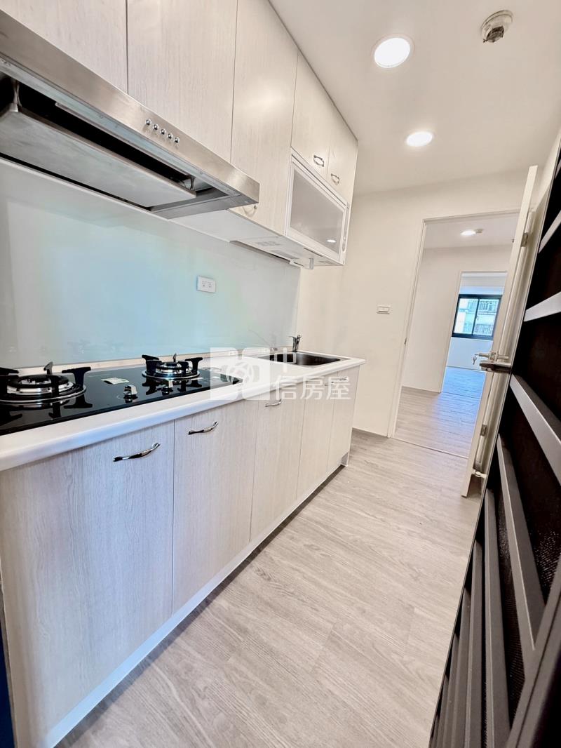 逢甲上安全新3房附車位房屋室內格局與周邊環境