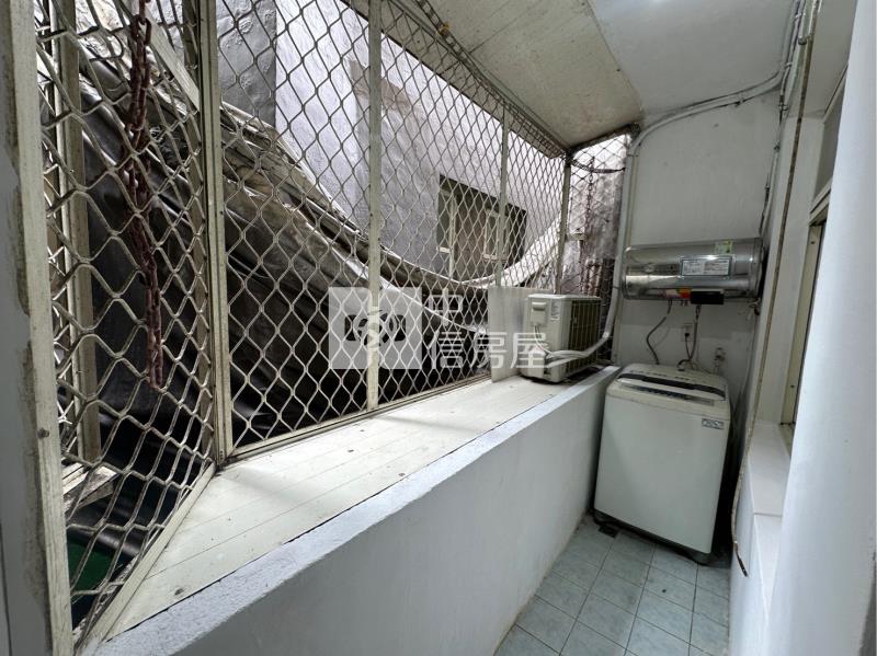 ▲調和市場旁美三房便宜賣房屋室內格局與周邊環境