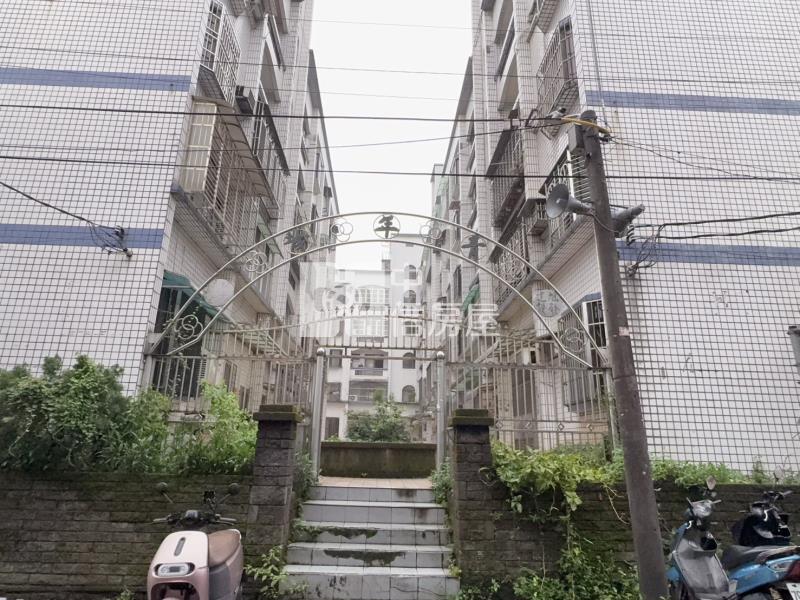 近龍潭科學園區.山仔頂電梯3房平車房屋室內格局與周邊環境