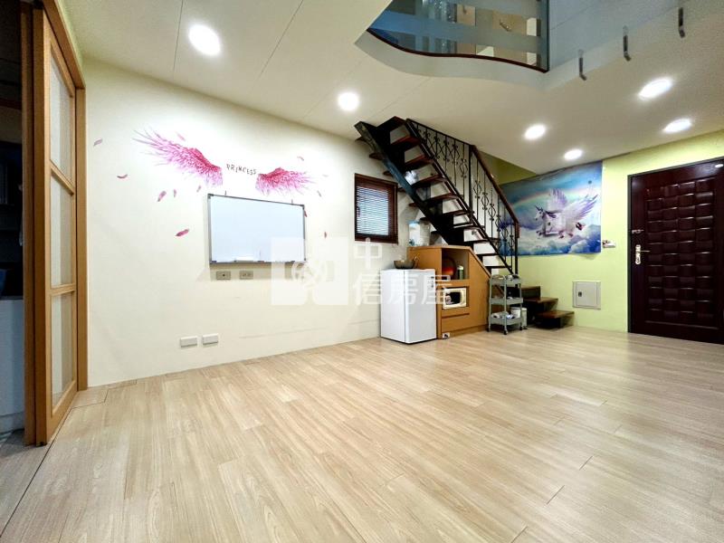 遠百精美樓中樓+車位房屋室內格局與周邊環境