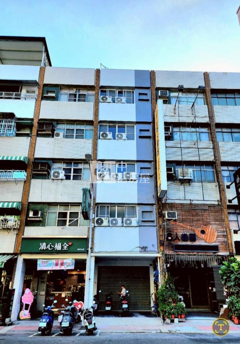 鳳山文山特區吸金金店住房屋室內格局與周邊環境