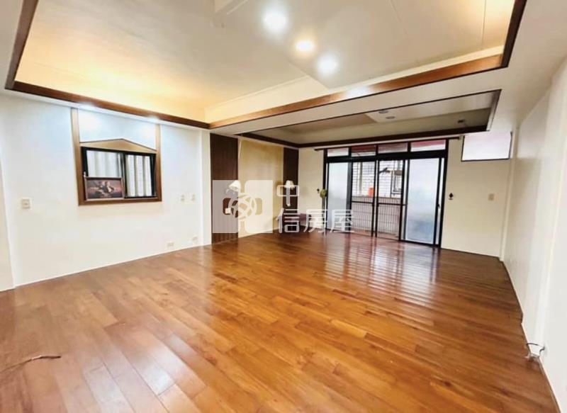 宜市新月百貨旁特優雙層1F公寓房屋室內格局與周邊環境