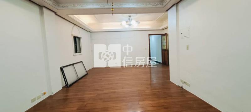 宜市新月百貨旁特優雙層1F公寓房屋室內格局與周邊環境