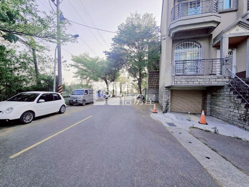安定許中營邊間雙車墅(專)房屋室內格局與周邊環境