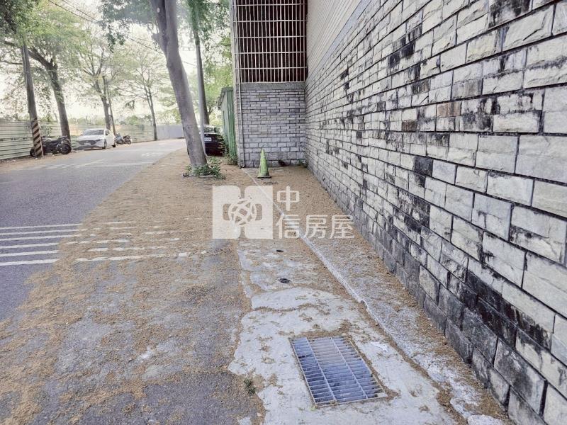 安定許中營邊間雙車墅(專)房屋室內格局與周邊環境