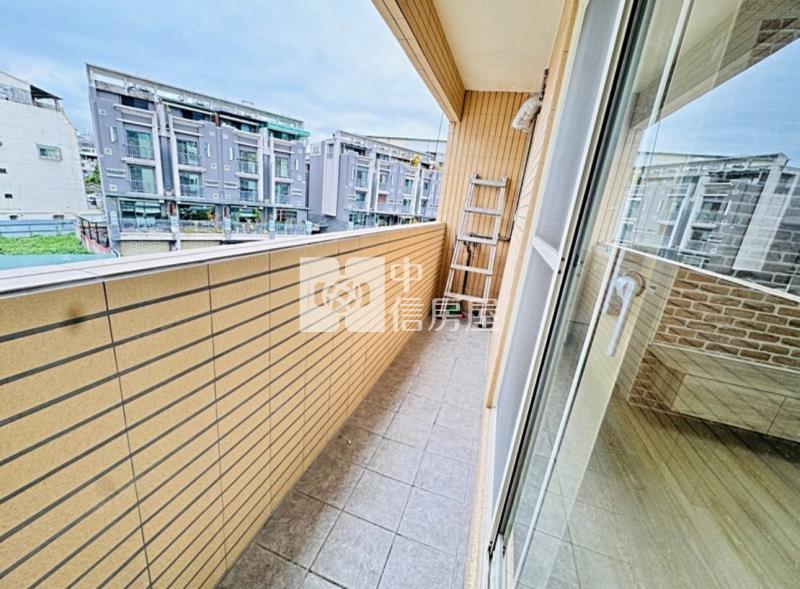 北屯昌平商圈爬梯公寓四樓房屋室內格局與周邊環境