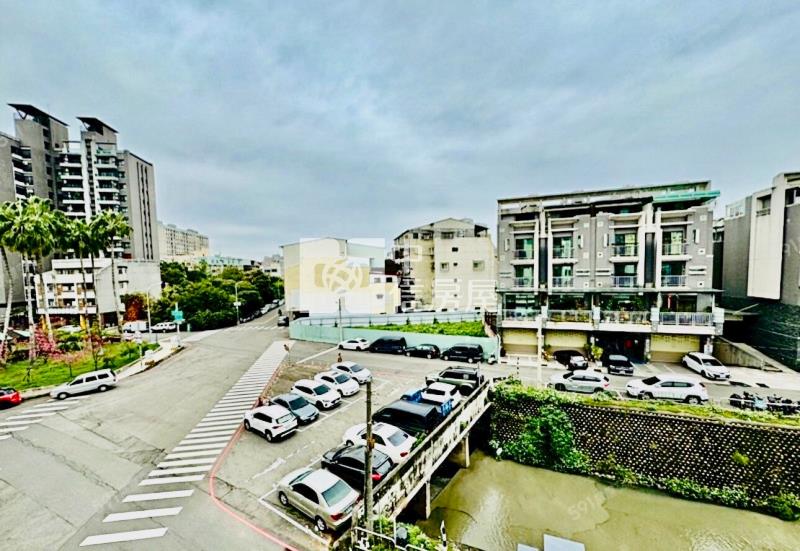 北屯昌平商圈爬梯公寓四樓房屋室內格局與周邊環境