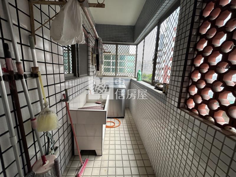 永康麗晶華廈三房+租車位房屋室內格局與周邊環境