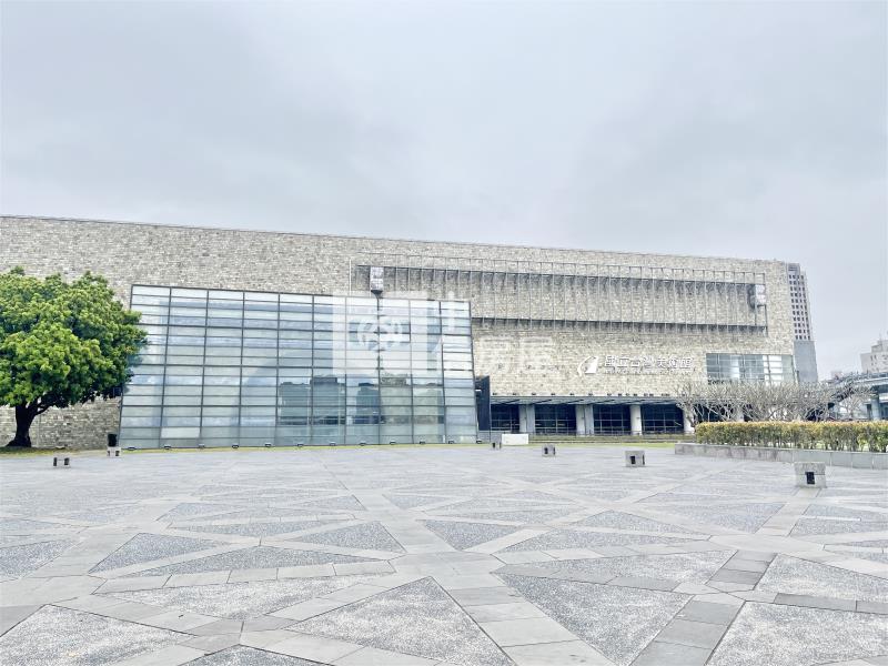美術館大面寬金店面房屋室內格局與周邊環境