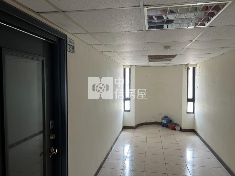 五期辦公室房屋室內格局與周邊環境