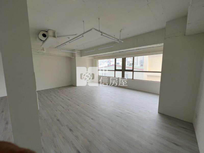 五期辦公室房屋室內格局與周邊環境