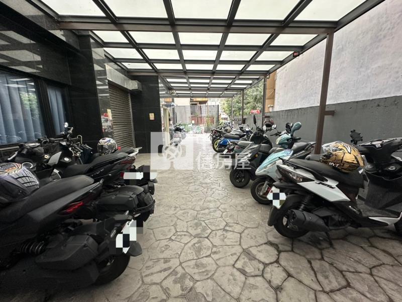 七期整層收租聖品A房屋室內格局與周邊環境