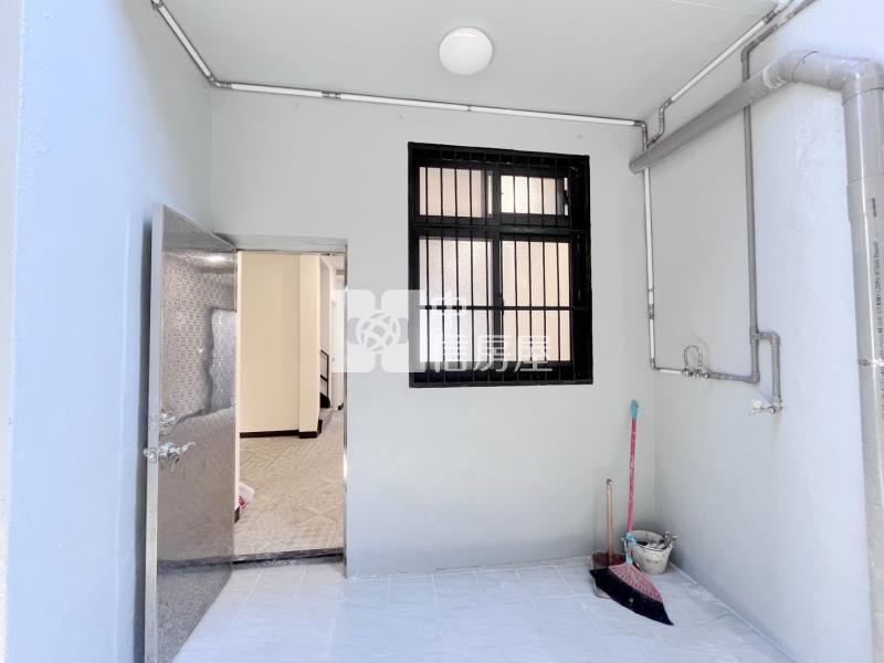 804旁前院停車孝親房透天房屋室內格局與周邊環境