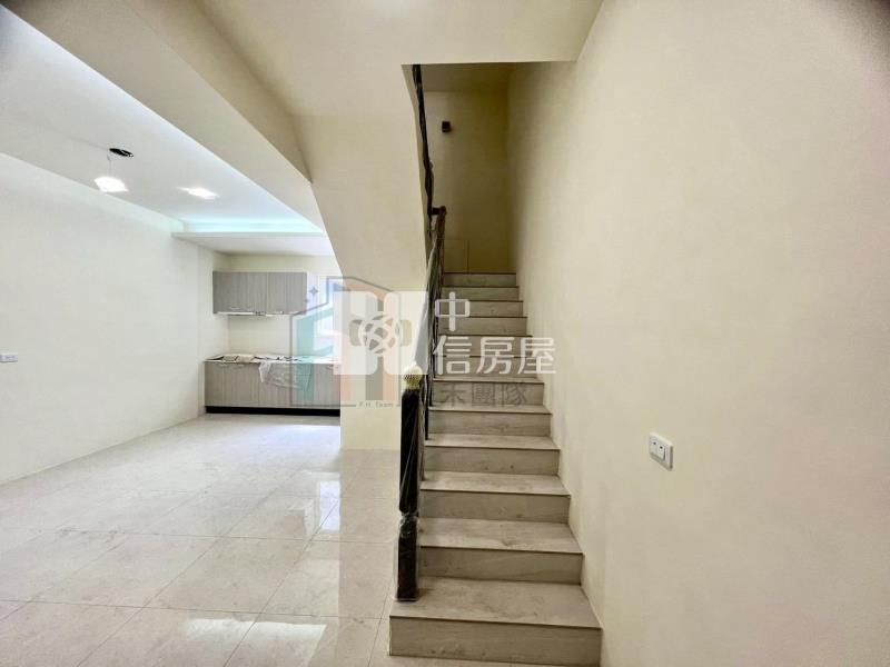 【豐禾】龍潭近中豐路整新美透天房屋室內格局與周邊環境