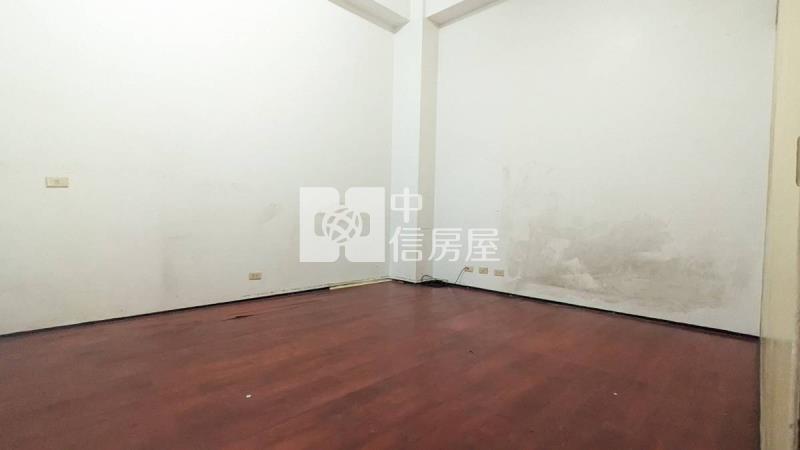 觀音新富路稀有面寬一樓收租聖品房屋室內格局與周邊環境