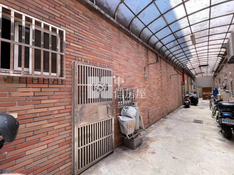 觀音新富路稀有面寬一樓收租聖品房屋室內格局與周邊環境