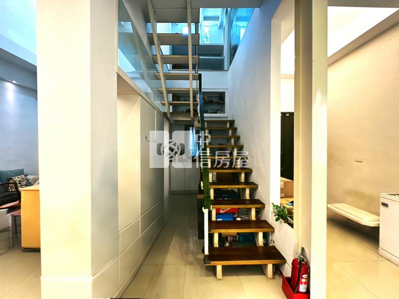 科博館大面寬臨路3主臥朝南美墅房屋室內格局與周邊環境