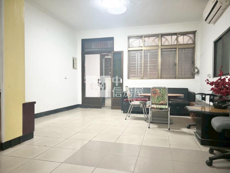行政園區旁美透天房屋室內格局與周邊環境