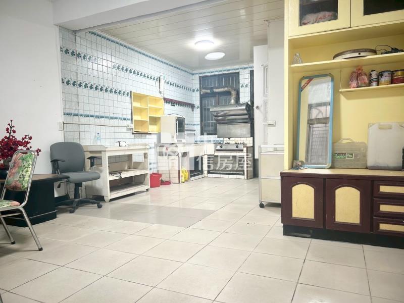 行政園區旁美透天房屋室內格局與周邊環境