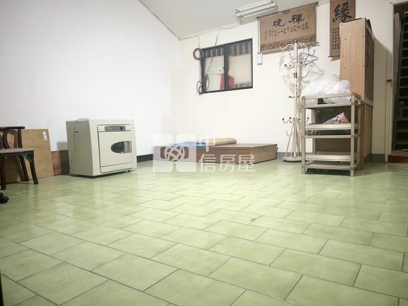 行政園區旁美透天房屋室內格局與周邊環境