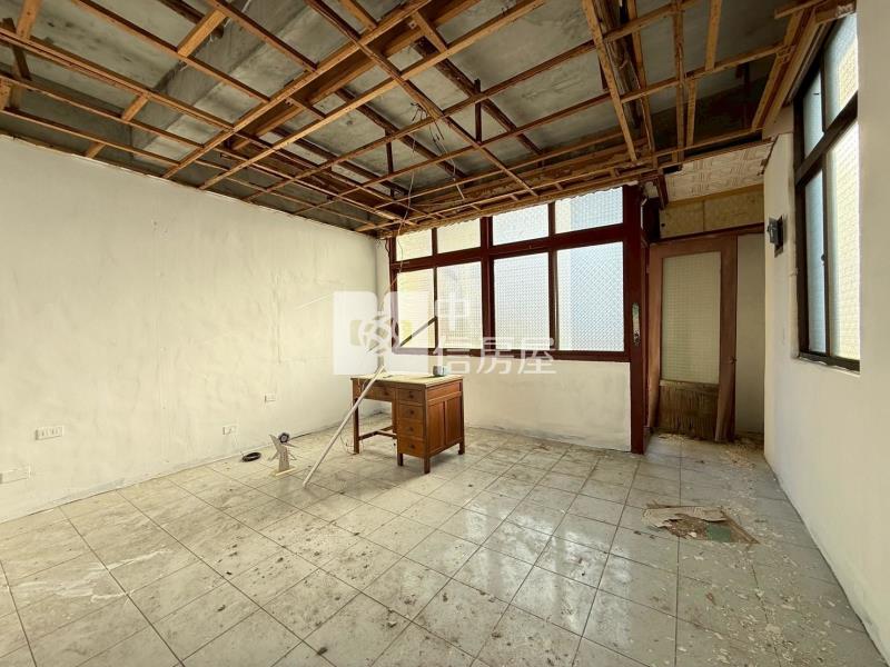 山仔頂市場旁邊間大透天房屋室內格局與周邊環境