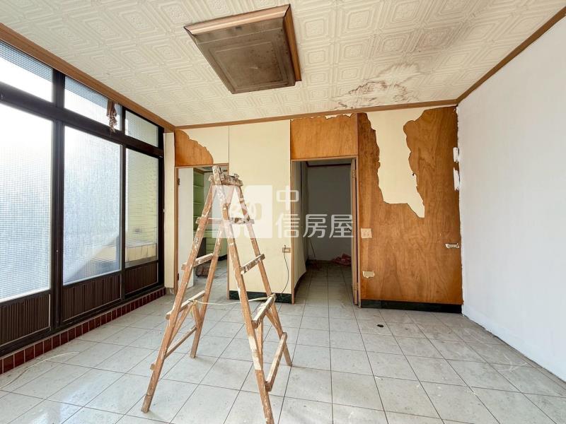 山仔頂市場旁邊間大透天房屋室內格局與周邊環境
