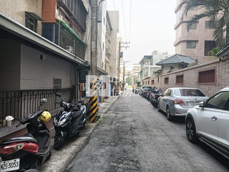文山特區公寓一樓大車庫房屋室內格局與周邊環境