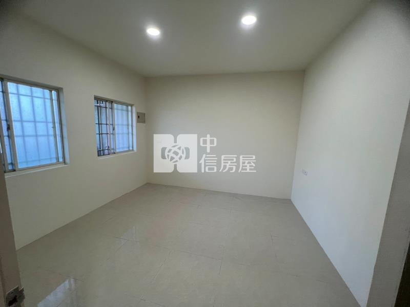 山仔頂全新整理前院停車透天房屋室內格局與周邊環境