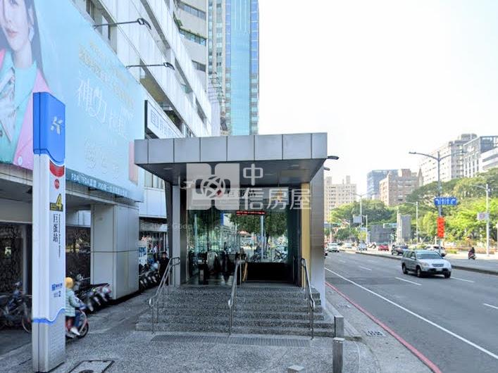 北高漢神巨蛋黃金店面房屋室內格局與周邊環境