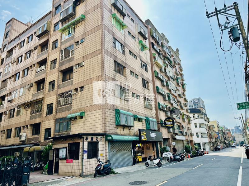 中央12米大面寬店面房屋室內格局與周邊環境