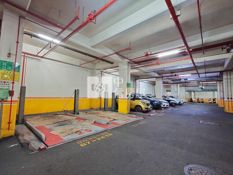 孩子國裝潢三房車位房屋室內格局與周邊環境