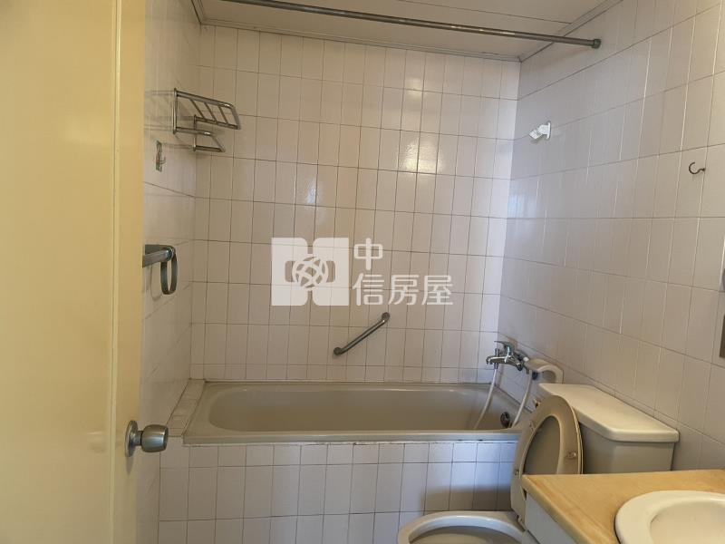 台南機場國泰黃金城樓寓房屋室內格局與周邊環境