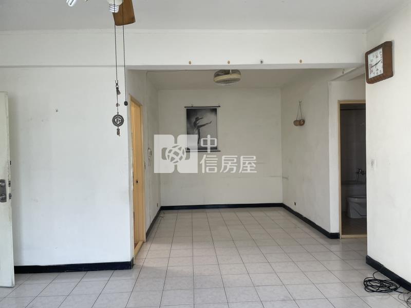 台南機場國泰黃金城樓寓房屋室內格局與周邊環境