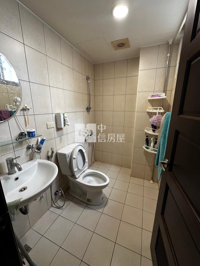 福科路邊間透店4車位房屋室內格局與周邊環境