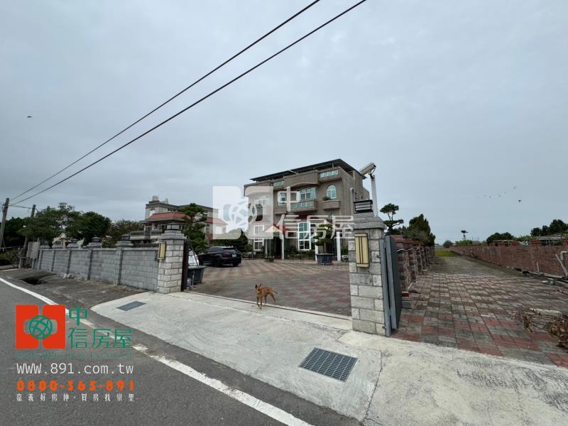 新港雙併合法農舍房屋室內格局與周邊環境