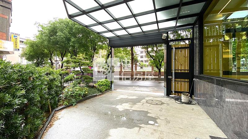 水湳經貿全新完工獨棟雙車電梯別墅房屋室內格局與周邊環境