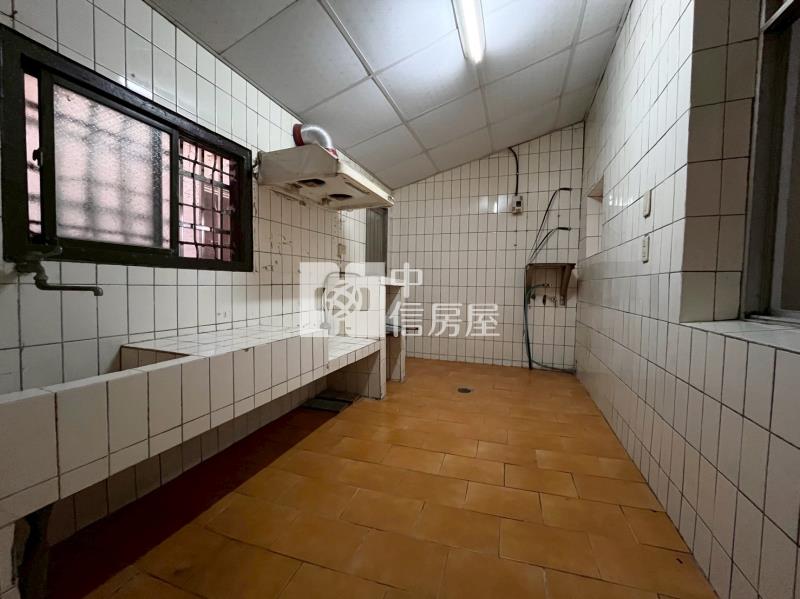 斗六科工旁低總價透天房屋室內格局與周邊環境