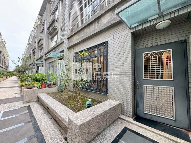 【崇德哈哇e】14期旁｜新漢神商圈｜美別墅｜可停雙車房屋室內格局與周邊環境