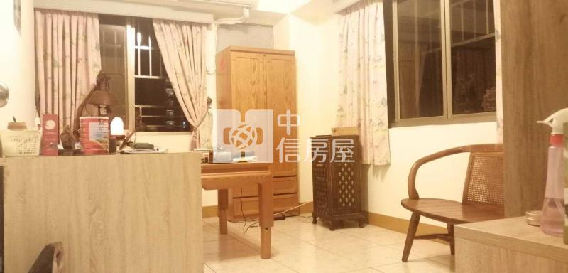 屏東公園華廈樓中樓房屋室內格局與周邊環境