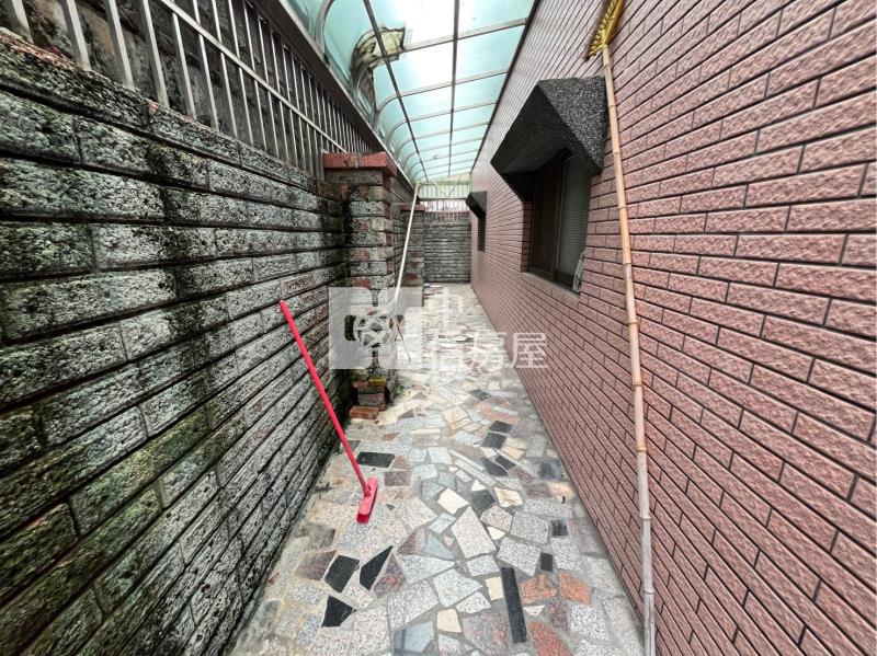 大里二期邊間四房雙車社區別墅房屋室內格局與周邊環境
