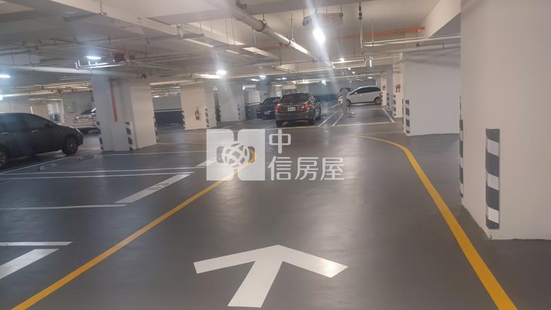 左營新核心/明亮2房大平面車位房屋室內格局與周邊環境