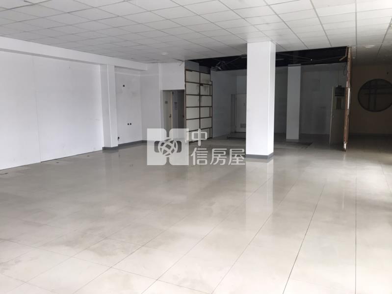 3Q11台中三角店面房屋室內格局與周邊環境